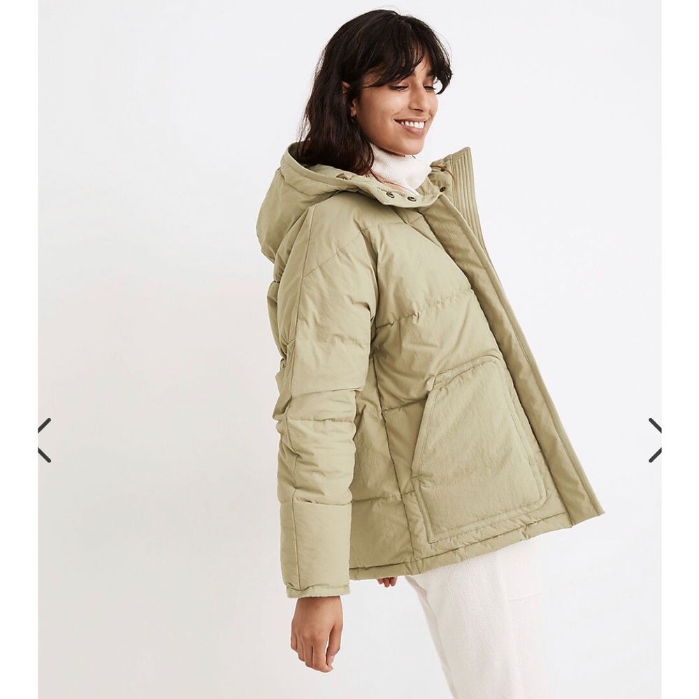 Madewell Women's Puffer Jacket in Light Tan